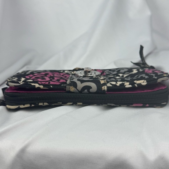 Vera Bradley Zip around Turn Lock Wallet - Northern Lights- Good Condition - Picture 7 of 16